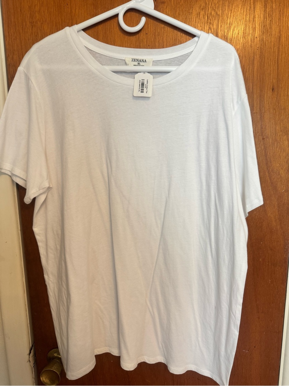 Zenana Outfitters Women’s White Short Sleeve Scoop Neck Tee
